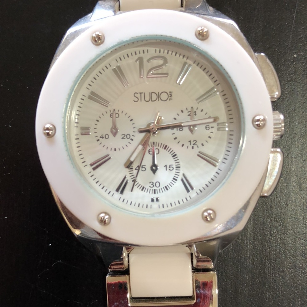 Watch - Picture 3 of 3